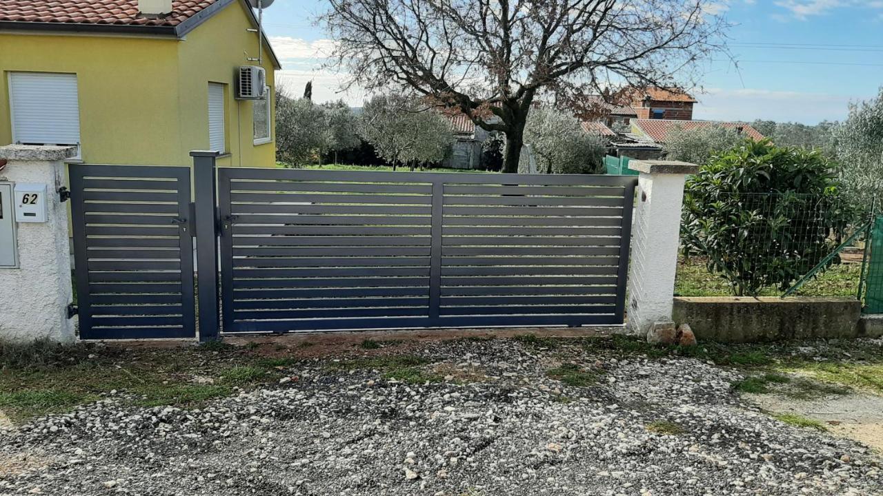 Holiday House Romi بولا المظهر الخارجي الصورة
