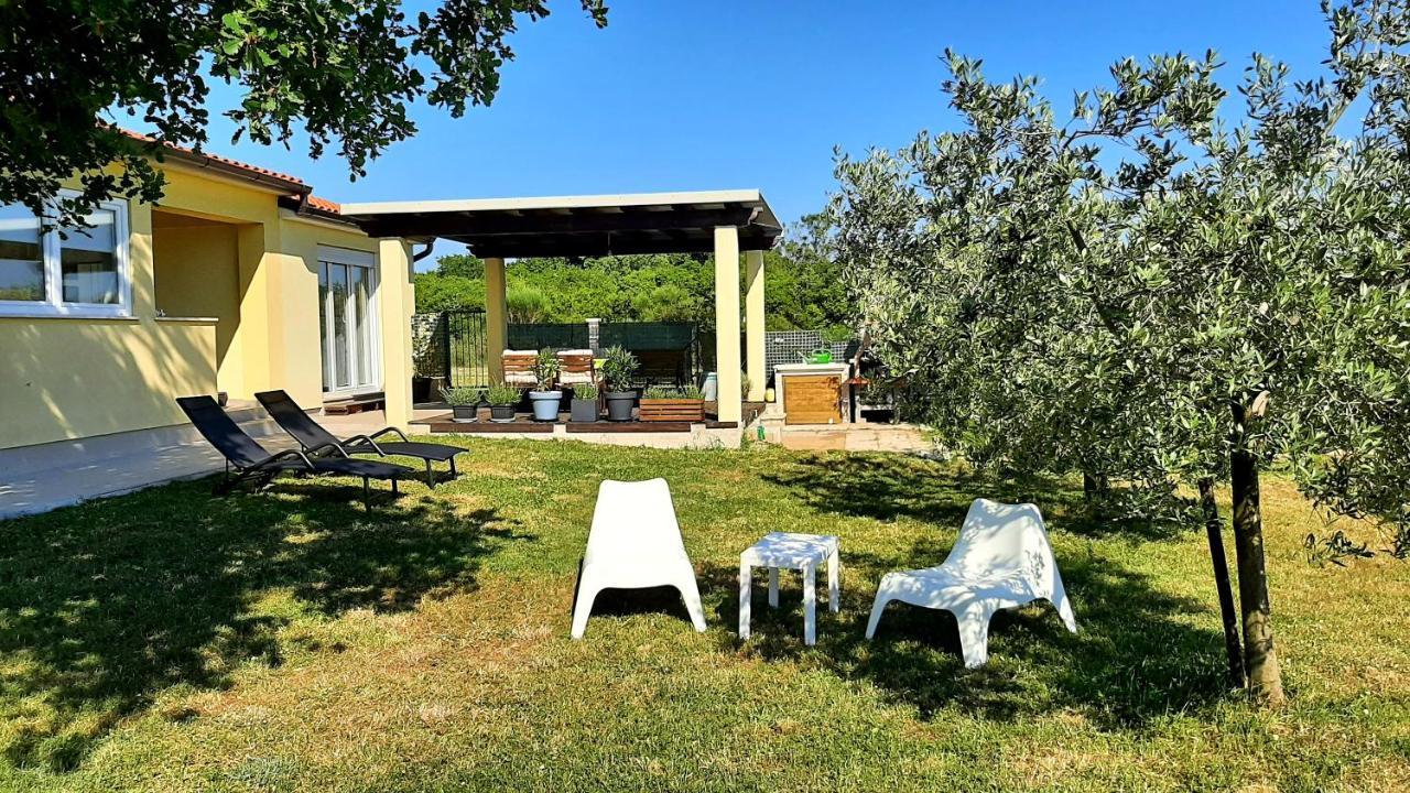 Holiday House Romi بولا المظهر الخارجي الصورة